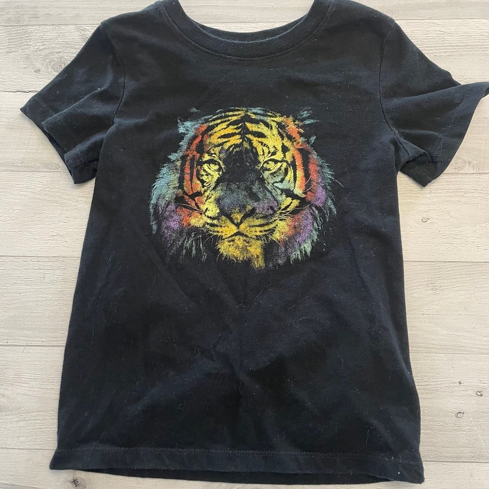 Cat & Jack boys rainbow‎ tiger shirt 4T